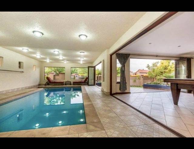 6 BEDROOM HOUSE FOR SALE IN MIDSTREAM ESTATE